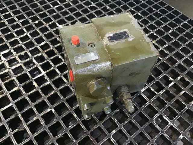 Valve Liebherr Brake Valve: photos 12