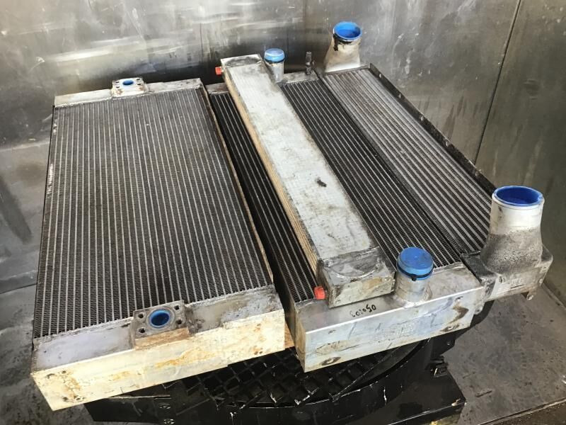 Liebherr Combined Radiator - Radiateur: photos 1 Liebherr Combined Radiator - Radiateur: photos 1