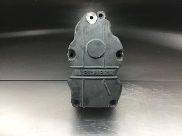 Liebherr Cylinderhead Cover - Moteur et pièces: photos 1 Liebherr Cylinderhead Cover - Moteur et pièces: photos 1