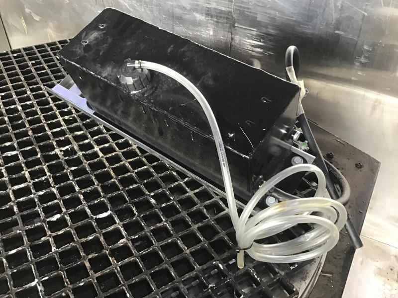 Liebherr Equalising Reservoir - Vase d'expansion: photos 3 Liebherr Equalising Reservoir - Vase d'expansion: photos 3