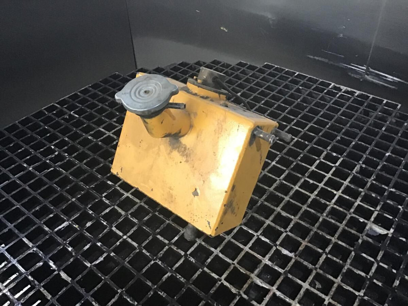 Liebherr Equalizing Reservoir - Vase d'expansion: photos 2 Liebherr Equalizing Reservoir - Vase d'expansion: photos 2