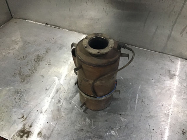 Liebherr Exhaust Silencer - Silencieux: photos 1 Liebherr Exhaust Silencer - Silencieux: photos 1