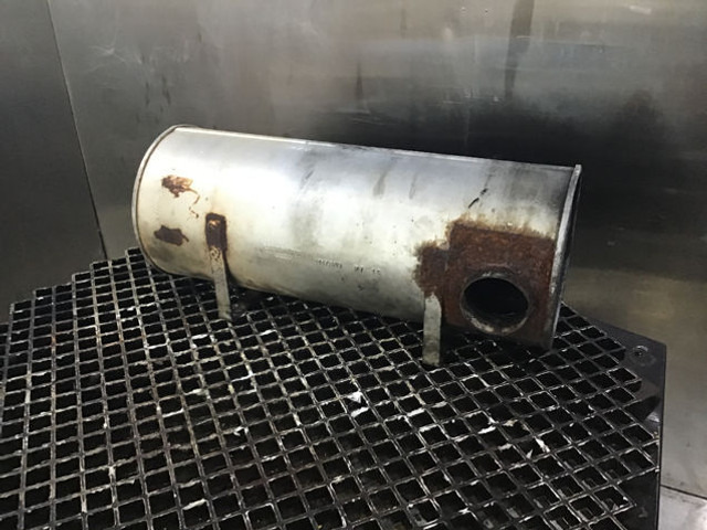 Liebherr Exhaust Silencer - Silencieux: photos 1 Liebherr Exhaust Silencer - Silencieux: photos 1