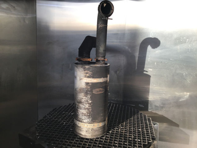Liebherr Exhaust Silencer - Silencieux: photos 1 Liebherr Exhaust Silencer - Silencieux: photos 1