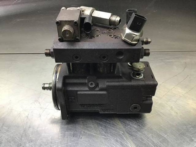 Liebherr High Pressure Pump - Pompe à carburant: photos 1 Liebherr High Pressure Pump - Pompe à carburant: photos 1