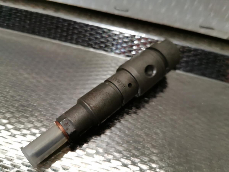 Liebherr Injection Nozzle 1645 Gerev - Filtre à carburant: photos 1 Liebherr Injection Nozzle 1645 Gerev - Filtre à carburant: photos 1