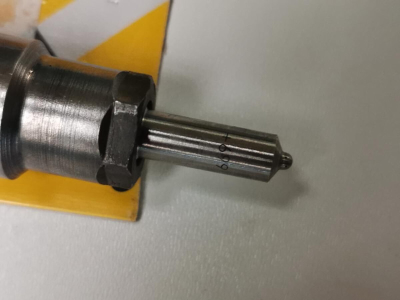 Liebherr Injection Nozzle 669 A2 gerev - Filtre à carburant: photos 3 Liebherr Injection Nozzle 669 A2 gerev - Filtre à carburant: photos 3