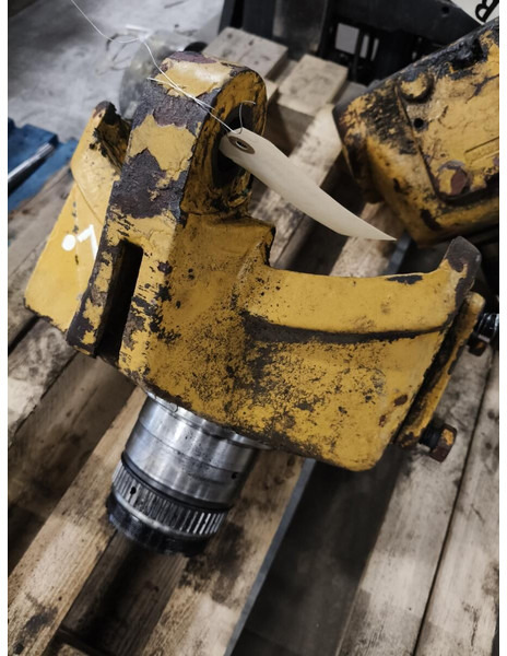 Liebherr - Fusée d'essieu: photos 1 Liebherr - Fusée d'essieu: photos 1