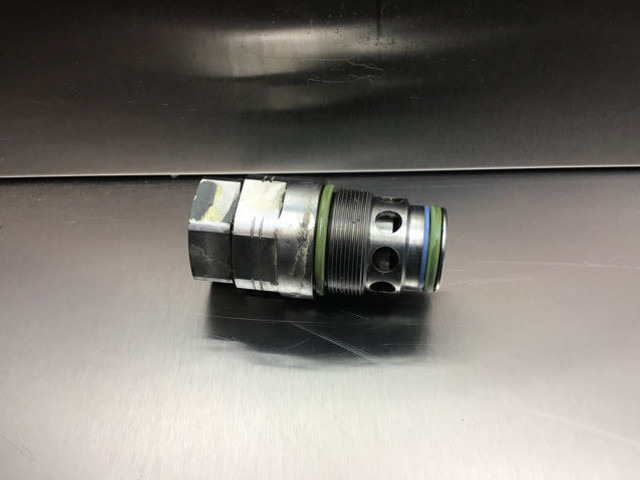 Liebherr Non-return Valve - Moteur et pièces: photos 1 Liebherr Non-return Valve - Moteur et pièces: photos 1