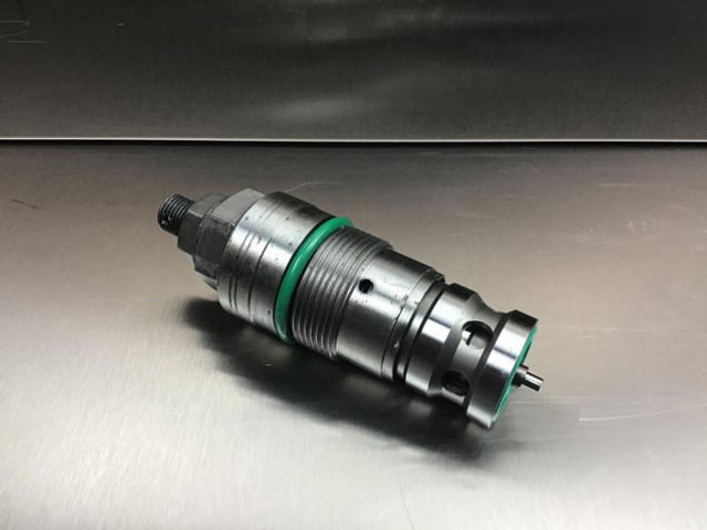 Liebherr Pressure limiting Valve - Moteur et pièces: photos 1 Liebherr Pressure limiting Valve - Moteur et pièces: photos 1