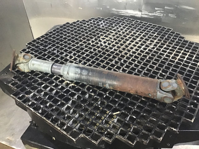 Liebherr Propellor Shaft - Demi arbre: photos 3 Liebherr Propellor Shaft - Demi arbre: photos 3