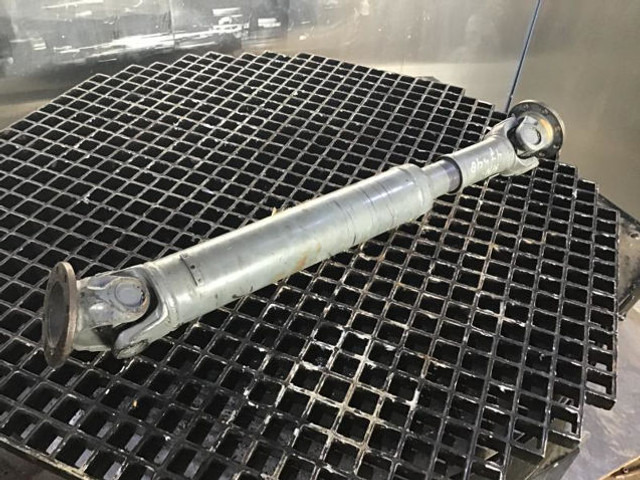 Liebherr Propellor Shaft - Demi arbre: photos 1 Liebherr Propellor Shaft - Demi arbre: photos 1