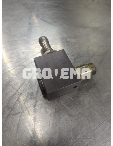 Liebherr R906 WLC / R906 C / R906 LC / R906 NLC - Valve: photos 2 Liebherr R906 WLC / R906 C / R906 LC / R906 NLC - Valve: photos 2
