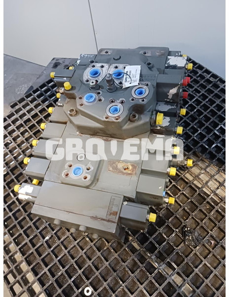 Liebherr R946 LC / R946 LC-V / R946 NLC / R946 S-HD / R946 / R946 VH-HD - Hydraulique: photos 1 Liebherr R946 LC / R946 LC-V / R946 NLC / R946 S-HD / R946 / R946 VH-HD - Hydraulique: photos 1