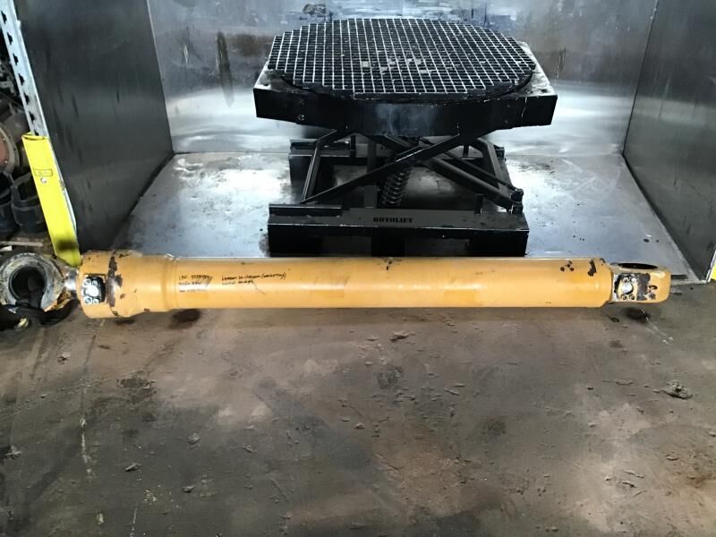 Liebherr R964B / R964B-HD / R964B EW Litronic - Vérin hydraulique: photos 2 Liebherr R964B / R964B-HD / R964B EW Litronic - Vérin hydraulique: photos 2