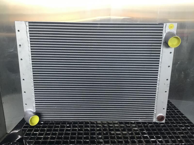 Liebherr Watercooler - Radiateur pour Engins de chantier: photos 1 Liebherr Watercooler - Radiateur pour Engins de chantier: photos 1