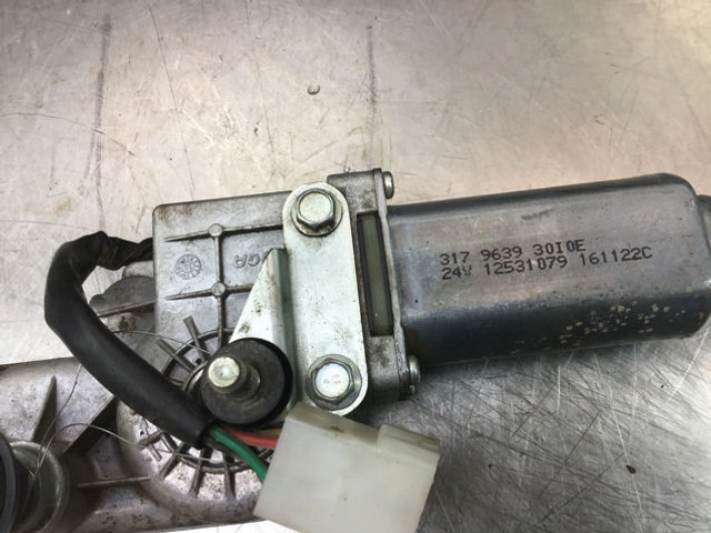 Liebherr Wiper Motor - Essuie-glace: photos 1 Liebherr Wiper Motor - Essuie-glace: photos 1