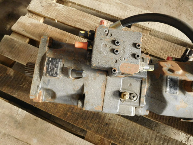 Rexroth A11V130 - Pompe hydraulique: photos 1 Rexroth A11V130 - Pompe hydraulique: photos 1