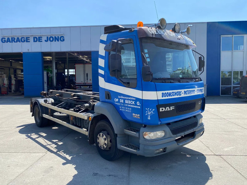 DAF LF 55.220 / Cable System / Manual / Euro 3 - Camion - système de câble: photos 3 DAF LF 55.220 / Cable System / Manual / Euro 3 - Camion - système de câble: photos 3