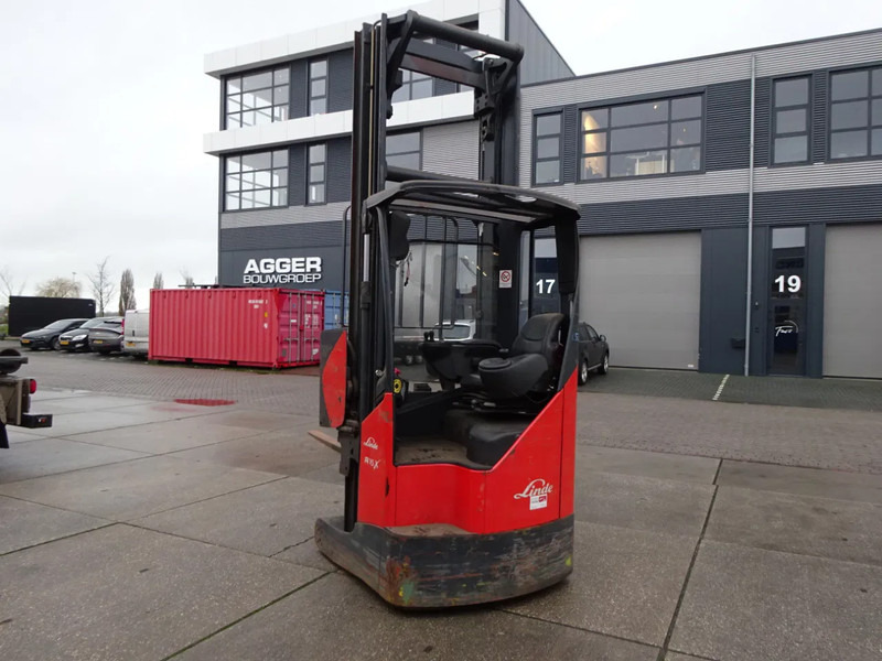 Linde R16X / 1600 kg / Reachtruck / Only for parts! - Chariot à mât rétractable: photos 4 Linde R16X / 1600 kg / Reachtruck / Only for parts! - Chariot à mât rétractable: photos 4