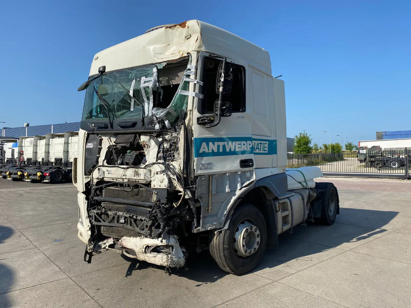 DAF XF 106.460 SC / Damaged / Stand Airco - Tracteur routier: photos 3 DAF XF 106.460 SC / Damaged / Stand Airco - Tracteur routier: photos 3