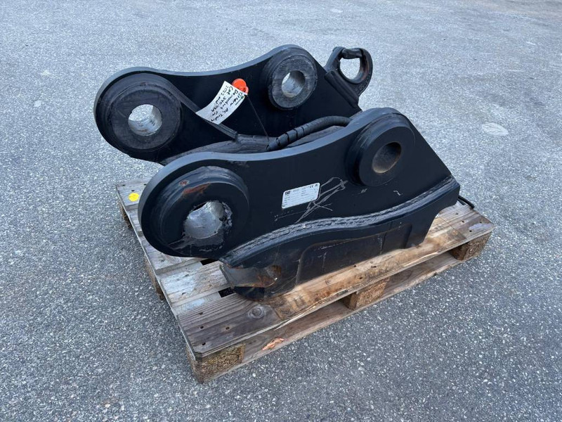 Cat S 80 Quick Coupler - Attache rapide pour Engins de chantier: photos 1 Cat S 80 Quick Coupler - Attache rapide pour Engins de chantier: photos 1