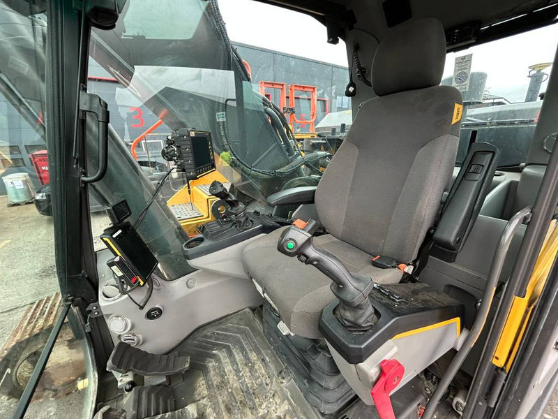 Pelle sur chenille Volvo EC 300 EL: photos 11