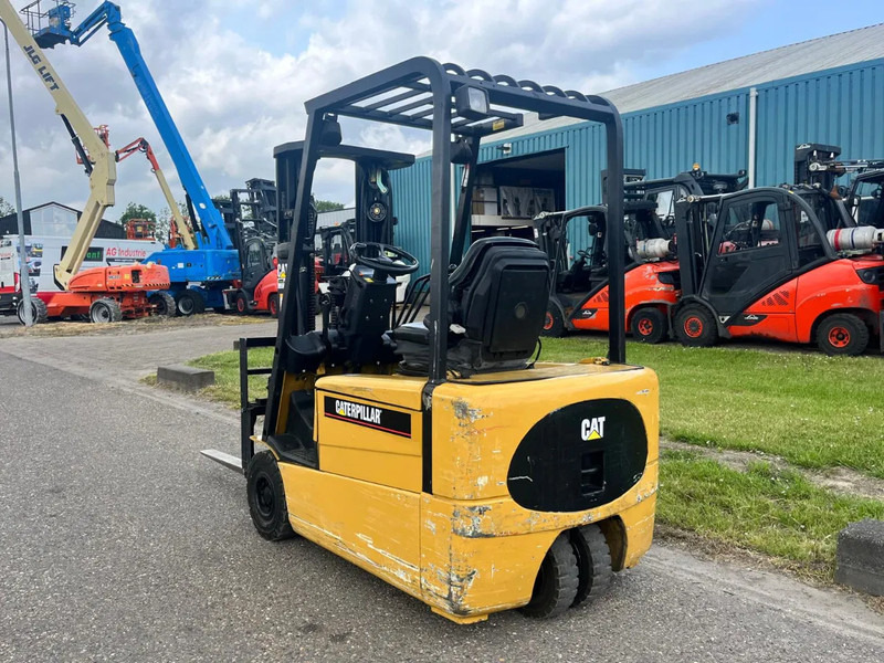 Caterpillar EP18KT - Chariot élévateur électrique: photos 5 Caterpillar EP18KT - Chariot élévateur électrique: photos 5