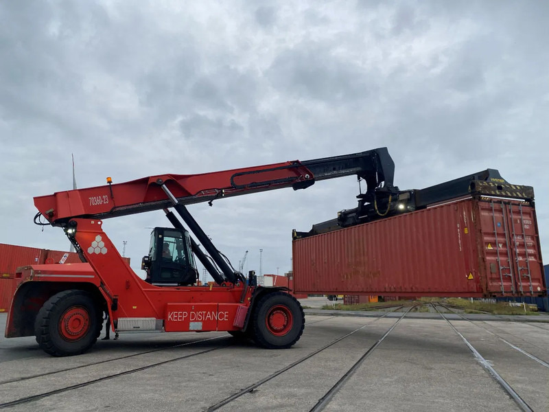 Hyster RS46-36CH - Reach stacker: photos 3 Hyster RS46-36CH - Reach stacker: photos 3