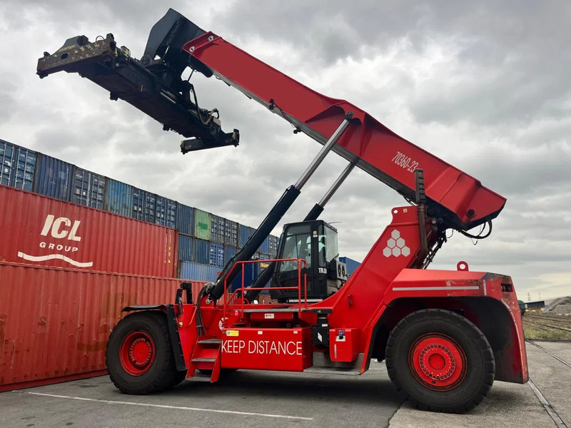 Hyster RS46-36CH - Reach stacker: photos 2 Hyster RS46-36CH - Reach stacker: photos 2