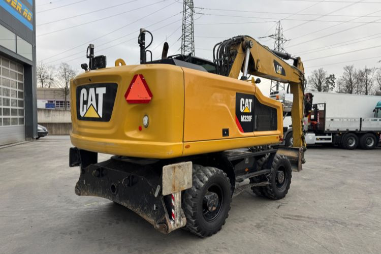 CATERPILLAR | M320F Oilquick - Pelle sur pneus: photos 4 CATERPILLAR | M320F Oilquick - Pelle sur pneus: photos 4