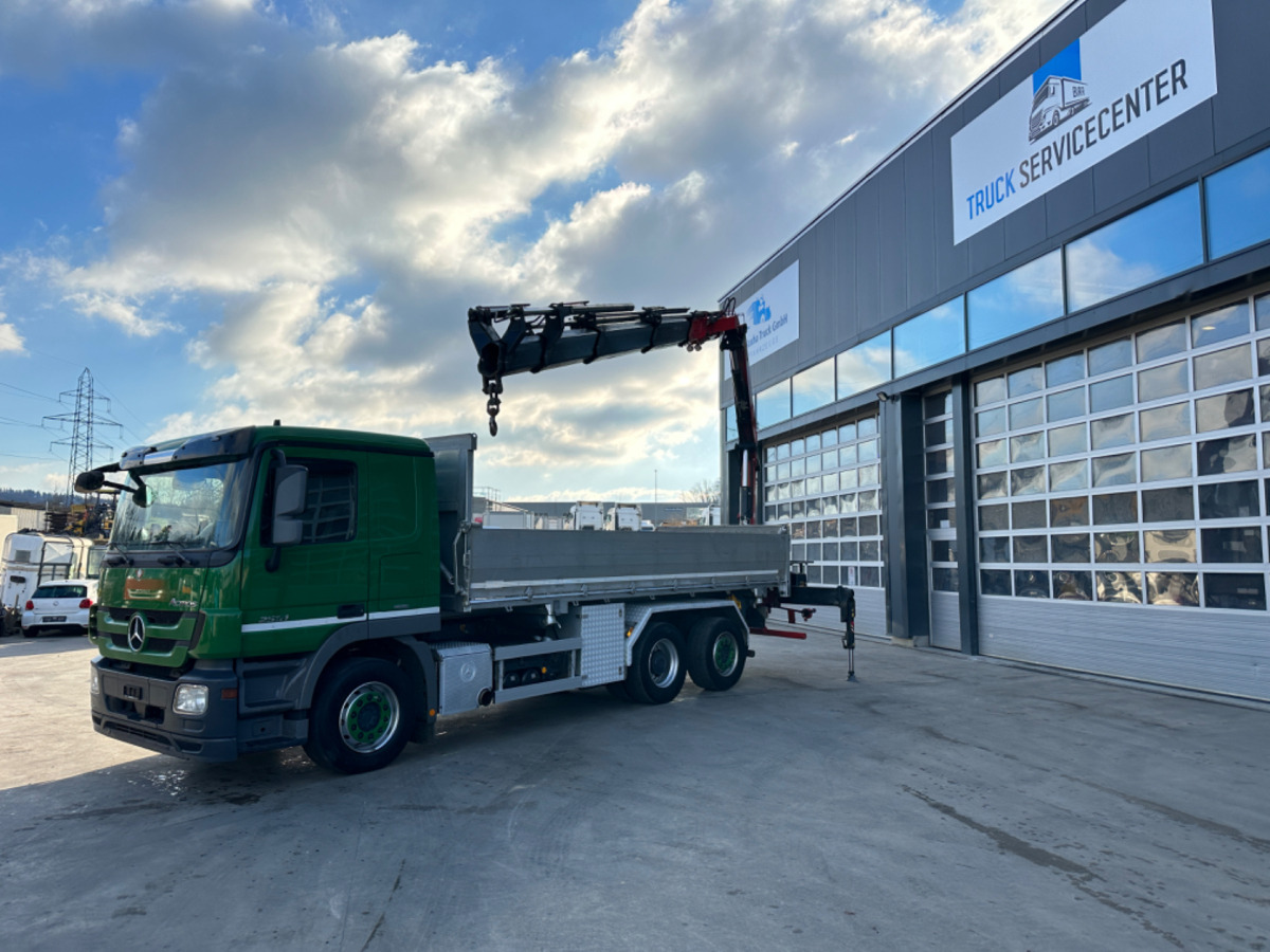 MERCEDES 2551 V8 6x2 Fassi 185-5 Bj.2020 — crédit-bail MERCEDES 2551 V8 6x2 Fassi 185-5 Bj.2020: photos 16 MERCEDES 2551 V8 6x2 Fassi 185-5 Bj.2020 — crédit-bail MERCEDES 2551 V8 6x2 Fassi 185-5 Bj.2020: photos 16