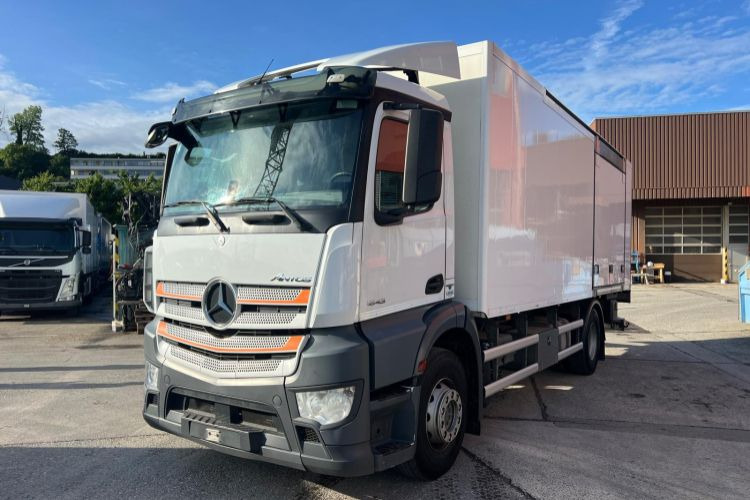 Mercedes-Benz 4x Antos 1843 4x2 Kühler - Camion frigorifique: photos 1 Mercedes-Benz 4x Antos 1843 4x2 Kühler - Camion frigorifique: photos 1