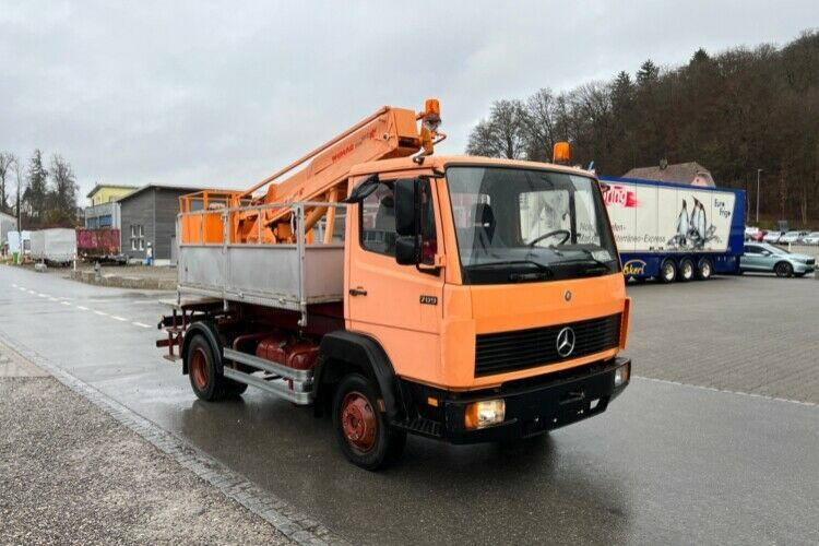 Mercedes-Benz 709 WUMAG GELENKSTEIGER 14M - Camion avec nacelle: photos 2 Mercedes-Benz 709 WUMAG GELENKSTEIGER 14M - Camion avec nacelle: photos 2