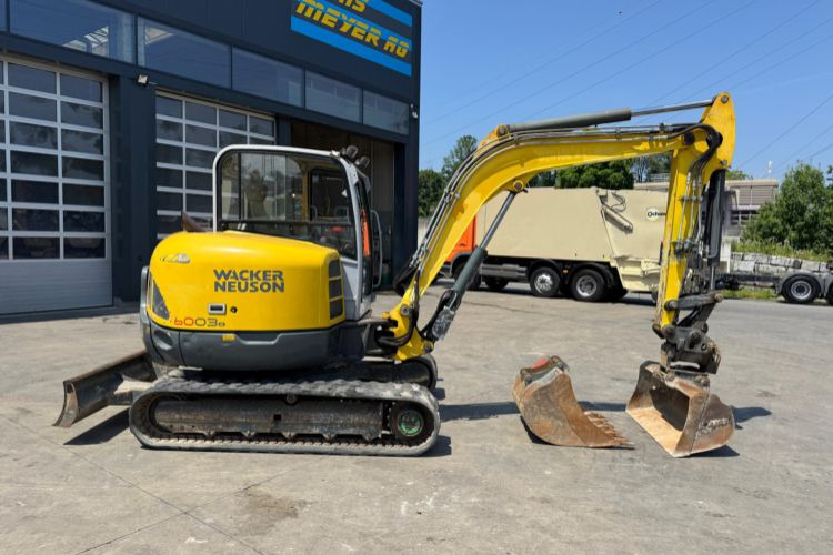 Neuson 6003 - Pelle sur chenille: photos 3 Neuson 6003 - Pelle sur chenille: photos 3