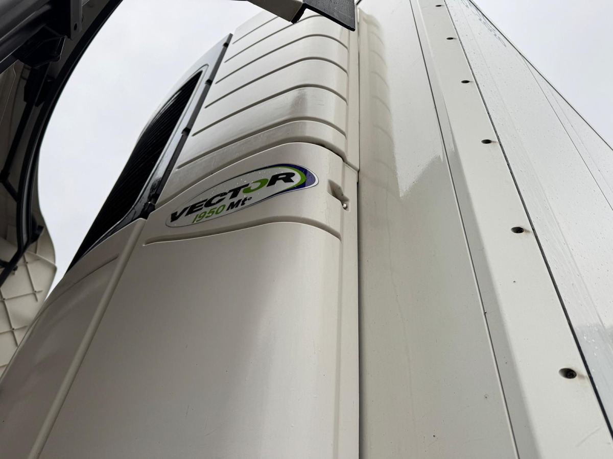 Semi-remorque frigorifique SCHMITZ CARGOBULL SKO24 Carrier Vector 1950 Bi-Temp: photos 10 Semi-remorque frigorifique SCHMITZ CARGOBULL SKO24 Carrier Vector 1950 Bi-Temp: photos 10