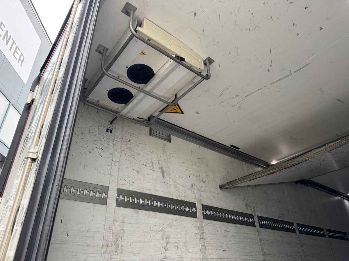 Semi-remorque frigorifique SCHMITZ CARGOBULL SKO24 Carrier Vector 1950 Bi-Temp: photos 8 Semi-remorque frigorifique SCHMITZ CARGOBULL SKO24 Carrier Vector 1950 Bi-Temp: photos 8