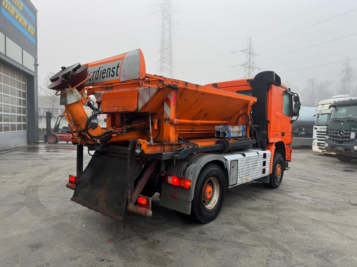 MERCEDES Actros 2048 4x4 Winterdienst - Tracteur routier: photos 5 MERCEDES Actros 2048 4x4 Winterdienst - Tracteur routier: photos 5