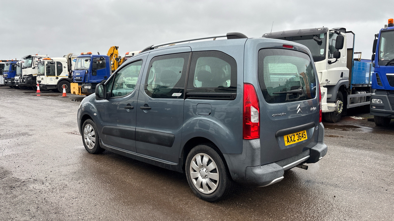 CITROEN BERLINGO MULTISPACE 1.6 HDI 90PS XTR - Voiture: photos 3 CITROEN BERLINGO MULTISPACE 1.6 HDI 90PS XTR - Voiture: photos 3