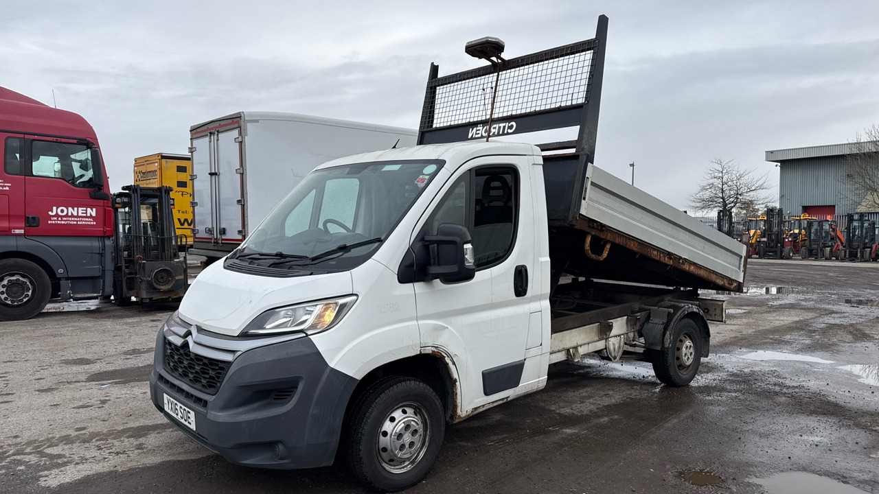 CITROEN RELAY 35 2.2 HDi 130ps - Utilitaire benne: photos 2 CITROEN RELAY 35 2.2 HDi 130ps - Utilitaire benne: photos 2