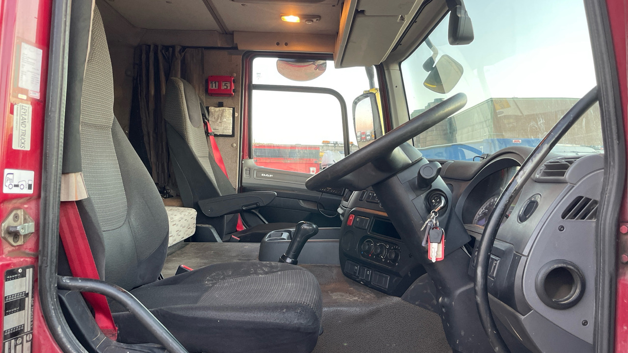 DAF CF 230 - Camion plateau: photos 5 DAF CF 230 - Camion plateau: photos 5