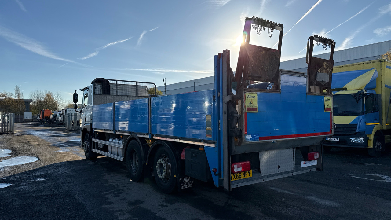 DAF CF 330 - Camion plateau: photos 3 DAF CF 330 - Camion plateau: photos 3