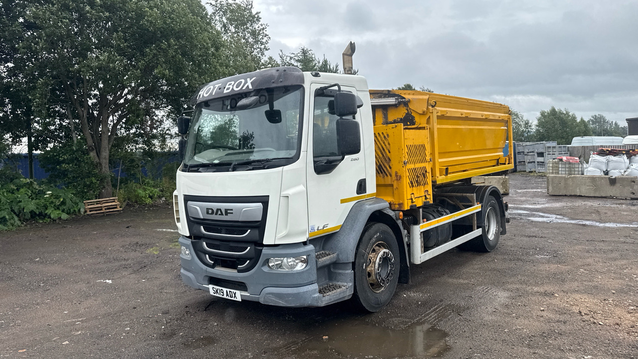 DAF LF 280 - Travaux routiers: photos 2 DAF LF 280 - Travaux routiers: photos 2