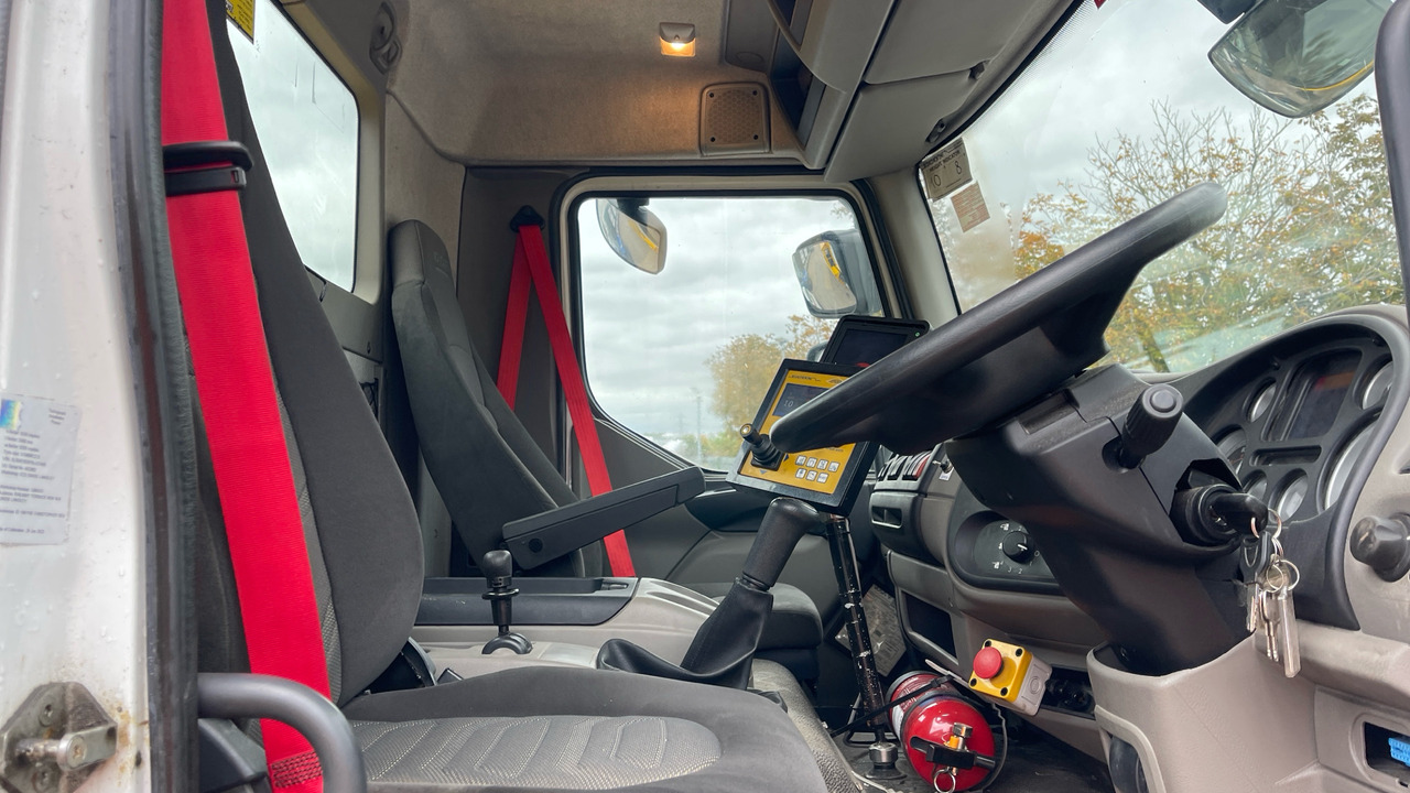 DAF LF 55.220 - Engin de déneigement: photos 5 DAF LF 55.220 - Engin de déneigement: photos 5