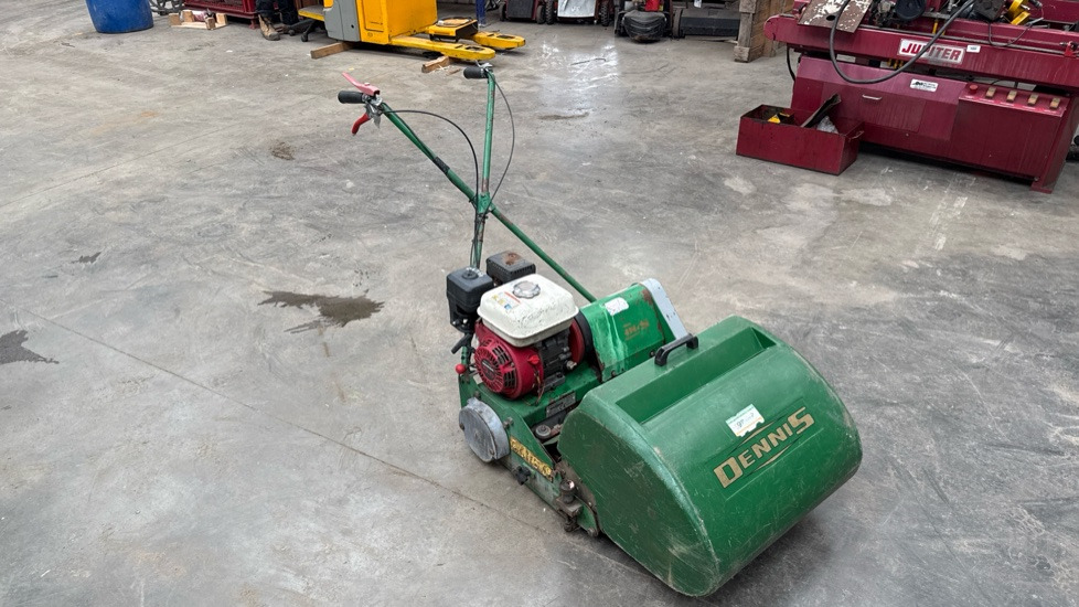 DENNIS FT510 PEDESTRIAN CYLINDER MOWER WITH 5K UNIT AND GRASS BOX - Motofaucheuse: photos 1 DENNIS FT510 PEDESTRIAN CYLINDER MOWER WITH 5K UNIT AND GRASS BOX - Motofaucheuse: photos 1