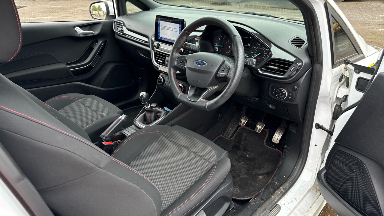 FORD FIESTA 1.5 TDCi 85PS - Voiture: photos 5 FORD FIESTA 1.5 TDCi 85PS - Voiture: photos 5