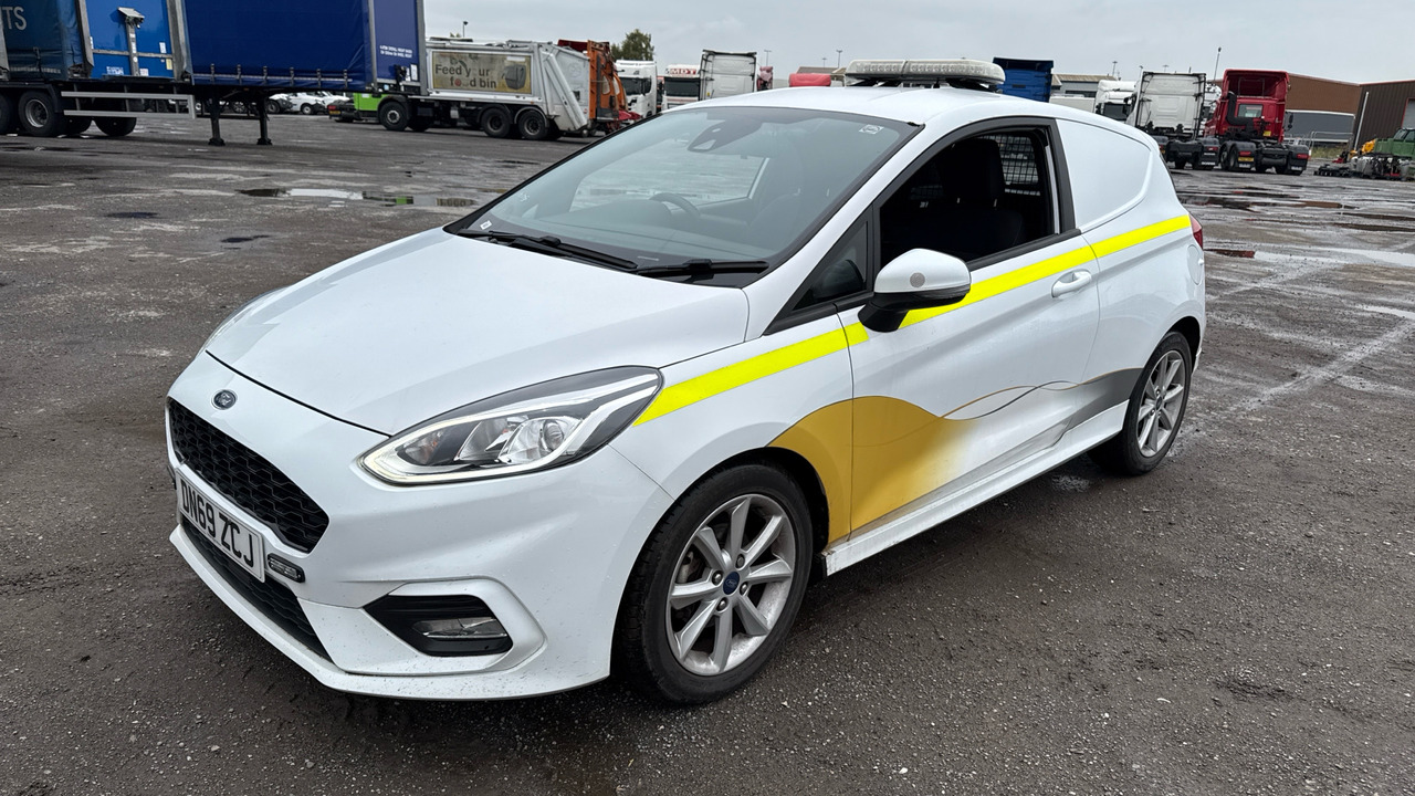 FORD FIESTA 1.5 TDCi 85PS - Voiture: photos 2 FORD FIESTA 1.5 TDCi 85PS - Voiture: photos 2