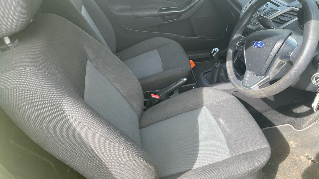 FORD FIESTA 1.5 TDCi - Voiture: photos 5 FORD FIESTA 1.5 TDCi - Voiture: photos 5