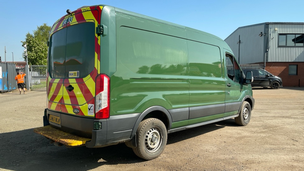 FORD TRANSIT 350 2.0 TDCI 130PS - Fourgon utilitaire: photos 4 FORD TRANSIT 350 2.0 TDCI 130PS - Fourgon utilitaire: photos 4