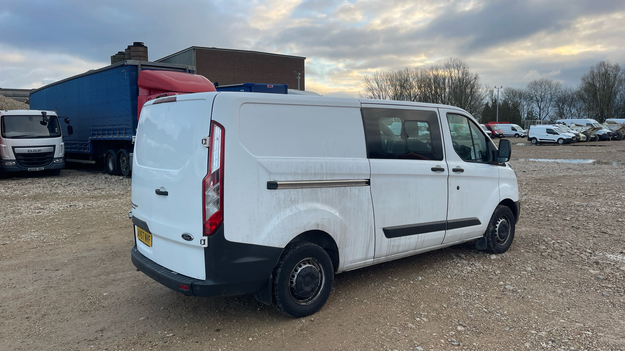 FORD TRANSIT CUSTOM 290 2.0 TDCI 105PS - Utilitaire double cabine: photos 4 FORD TRANSIT CUSTOM 290 2.0 TDCI 105PS - Utilitaire double cabine: photos 4